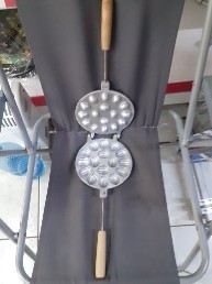 Forma de nuci nefolosita foto