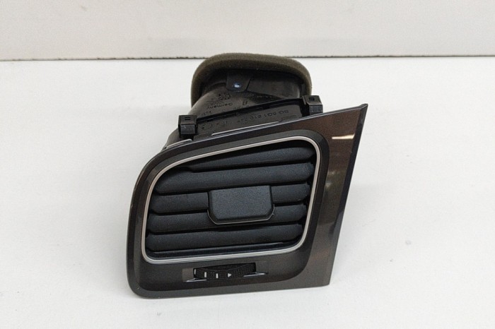 Gura de ventilație planșa de bord VW GOLF VII 5G1, BQ1, BE1, BE2 2015 OEM: 5G1819703H,5G1819247B,5G1819709B 25845408