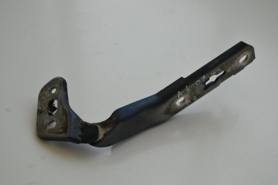 Balama capota st&amp;acirc;nga față AUDI A6 4F2, C6 2007 OEM: 4F0823301 | 1513710 foto