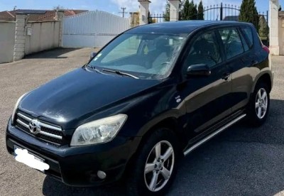 Toyota RAV4 SUV tt foto