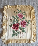 FATA DE PERNA DECORATIVA VINTAGE DIN STATIN CU MODEL AC PERSAN