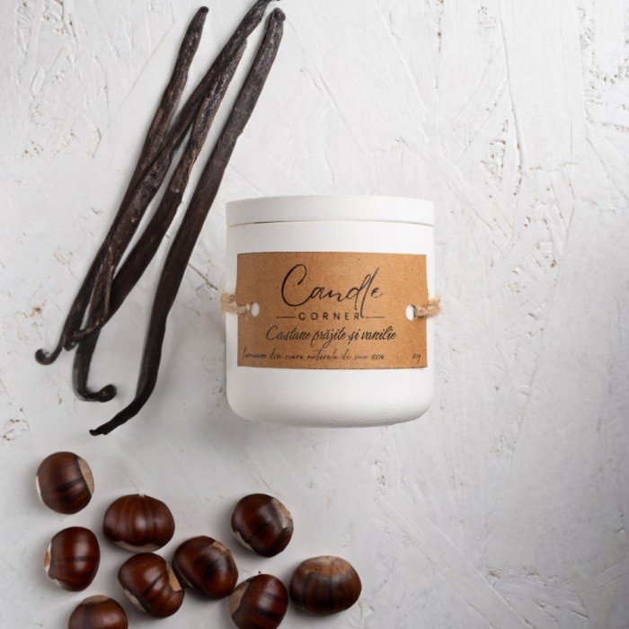 Lumanare parfumata handmade din ceara naturala de soia 100%, aroma de Castane prajite si vanilie, Recipient ceramic alb, 150 g