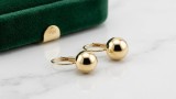 Cumpara ieftin Cercei din Argint 925 Placati cu Aur cu Pandantiv Sferic si Design Aurum Jewels