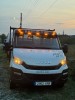 Parasolar Parbriz Iveco Daily 2015-2025 Fumuriu Negru Lucios cu LED-uri Albe/Rosii/Galbene + Inscriptie, Prindere Inclusa