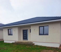 Casă de v&acirc;nzare &icirc;n stil mediteranean