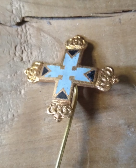 Insigna după 1990 Crucea cu coroana, nu știu provenienta