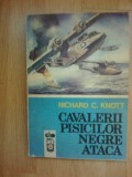 H3 Cavalerii pisicilor negre ataca - Richard C. Knott