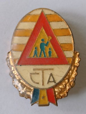 INSIGNA CTA CIRCULATIE 31/23 MM CENTRU TEHNICO APLICATIV EMAIL RECE ( CITITI DESCRIEREA ) foto