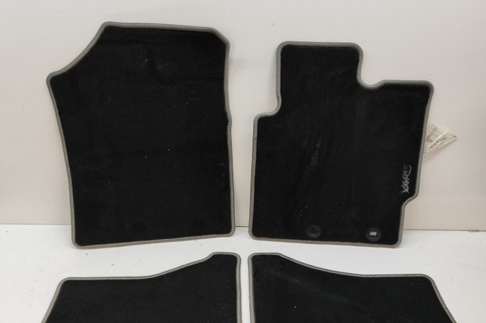 Set covorașe TOYOTA YARIS _P13_ 2013 OEM: PZ410-B035H-BN | 28148053