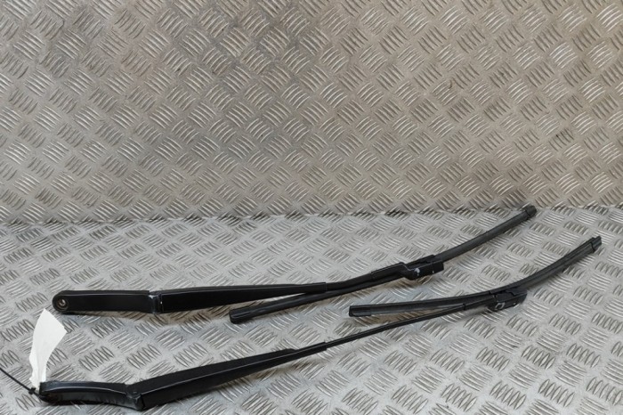 Braț ștergător față VW PASSAT Variant B7 365 2012 OEM: 3AB955409,3AB955410 30657615