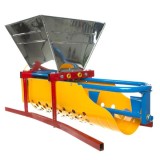 Cumpara ieftin Zdrobitor struguri cu desciorchinator, manual (2 in 1) Micul Fermier GF-1437