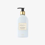 Cumpara ieftin Loțiune pentru m&acirc;ini și corp cu Lotus și Lemn de Cedru Essense&amp;Co, 300 ml - Oriflame