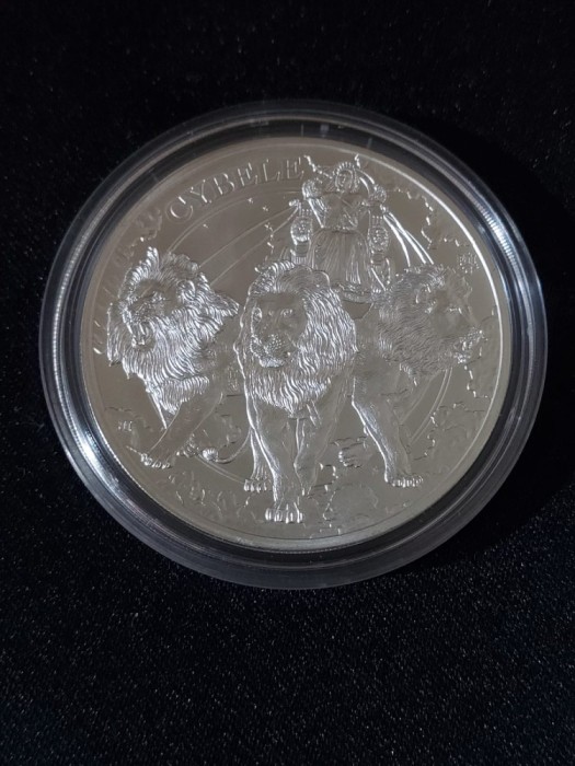 Sf. Elena 2024 - 1 liră - Cybele și leii, 1 OZ MONEDA DE ARGINT