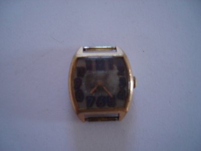 Ceas de dame mecanic sovietic Luch, carcasa aurita AU10+, defect foto