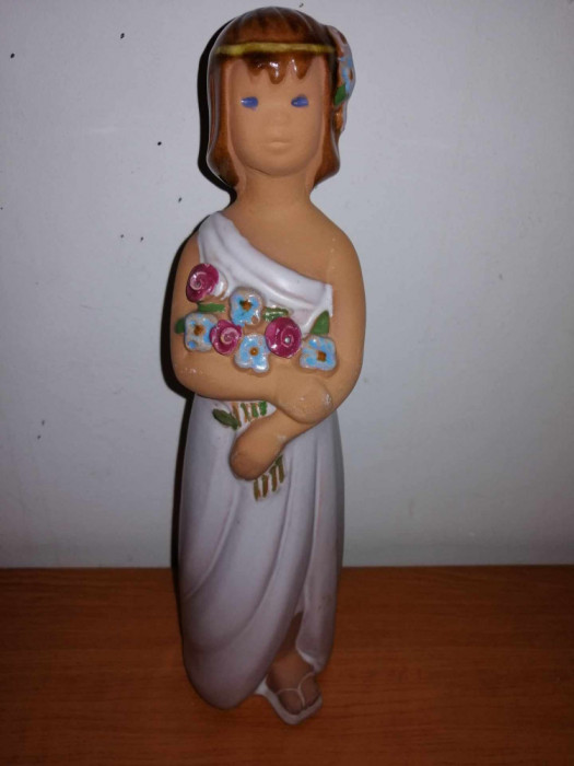 Statueta figurina ceramica fata femeie cu flori Jie Gantofta 26.5 cm inatime