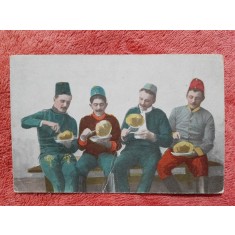 Carte postala, soldati la masa, inceput de secol XX