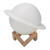 Lampa de veghe in forma de saturn 3d saturn light, alimentare baterii, stand plastic inclus, 15 cm, flippy, alb cald
