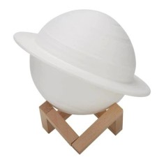 Lampa de veghe in forma de Saturn 3D Saturn Light, alimentare baterii, stand plastic inclus, 15 cm, Alb Cald