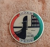 QW9 N5 53 - insigna - tematica reclama - piteria Le Venezia, Europa