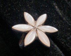 Inel argint sterling . 925 cu floare din sidef marimea 53 gramaj 7,82