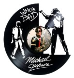 Ceas de perete decorativ realizat din disc de vinil, Model Michael Jackson Whos Bad Regele Pop, Negru, 30 cm