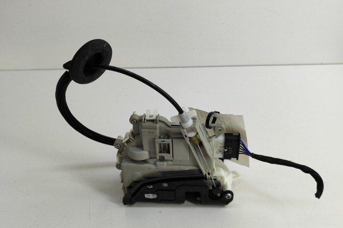 &Icirc;ncuietoare ușă st&acirc;nga față PORSCHE CAYENNE 9Y0/9Y3 2023 OEM: 8J2837015E | 29178572
