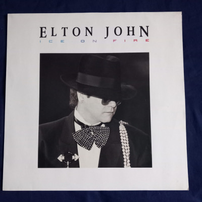 LP : Elton John - Ice On Fire _ The Rocket Rec. _ NM /VG+ _ 826 213-1 foto