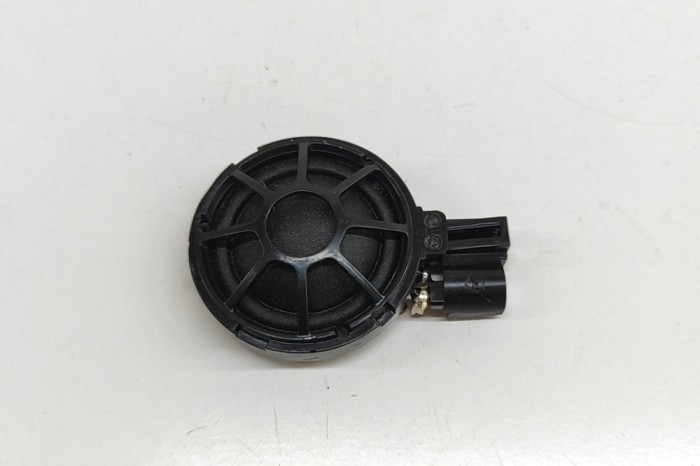 Difuzor ușă dreapta spate TESLA MODEL X 2020 OEM: 1004833-00-A 29812315