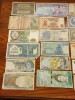 Lot nr. 13 : Mixt de bancnote Romania si alte state - 25 bancnote