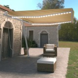 Cumpara ieftin Copertină retractabilă manual cu LED, galben și alb, 450x350 cm