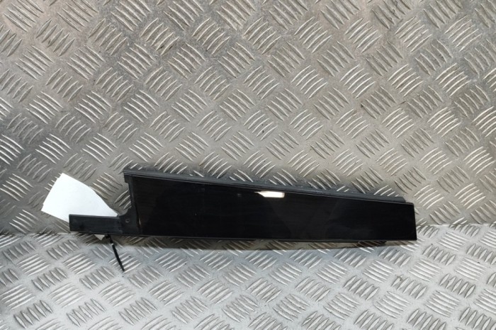 Ornament vertical ușă st&acirc;nga spate VW PASSAT Variant B8 3G5 2017 OEM: 3G0839901T | 30204553