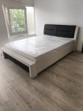 PAT AIDA 2 DUBLU, TAPITAT CU PIELE ECOLOGICA ALBA/GRI INCHIS, ASPECT MODERN, 2 SERTARE DEPOZITARE 160 X 200 CM, FARA SALTEA