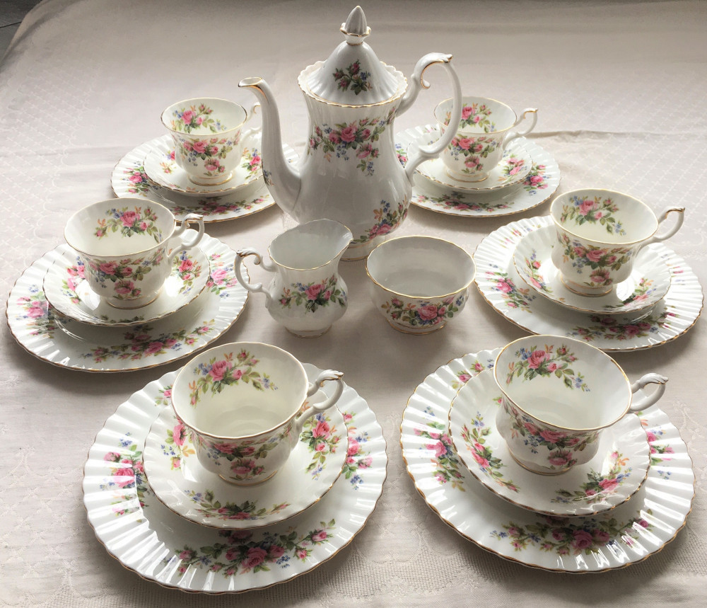 Set - ceai / cafea - portelan Englezesc - Royal Albert - Moss Rose - 6  persoane, Decorative | Okazii.ro