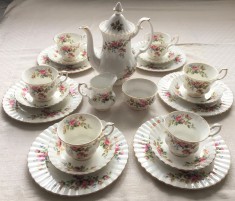 Set - ceai / cafea - portelan Englezesc - Royal Albert - Moss Rose - 6 persoane foto