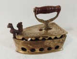 Fier de calcat decorativ miniatural din bronz masiv gravat