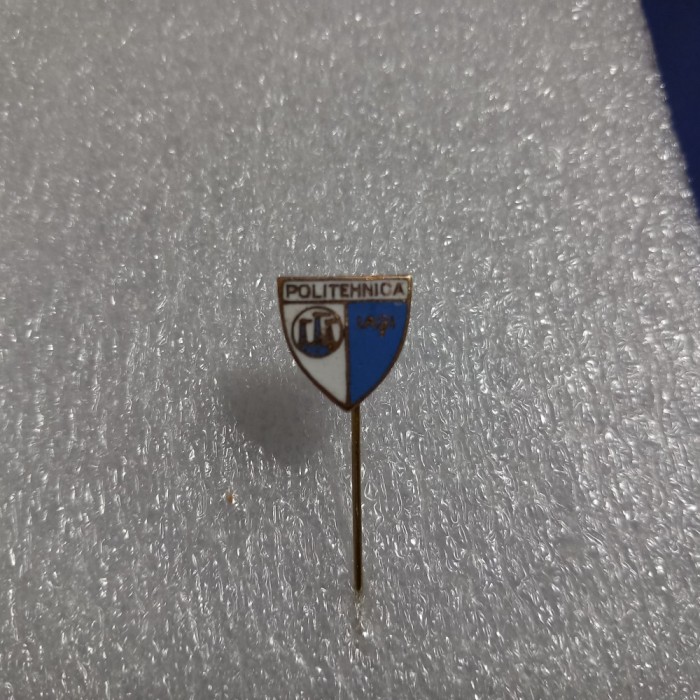 Insigna CF Poli Iasi
