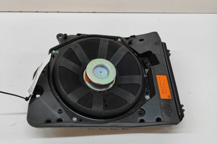 Subwoofer podea dreapta BMW 3 F30, F80 2015 OEM: 9210152 | 31721935