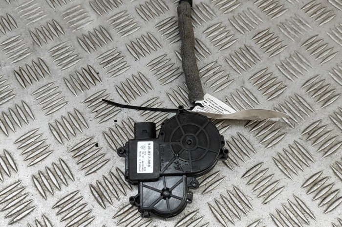 Motor soft close haion PORSCHE Taycan 2021 OEM: 9J0827888 | 30754053