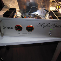 Amplficator final stereo DYNAX Alpha Phase, aproximativ 2x45W, suna foarte bine