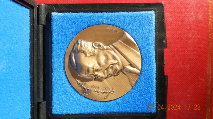 Medalie Lucian Blaga frumoasa in cutie originala