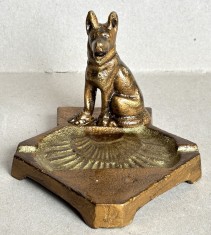 Scrumiera vintage din fonta, vopsita bronz-auriu, maniera Art Deco, model caine lup, artizanat industrial romanesc