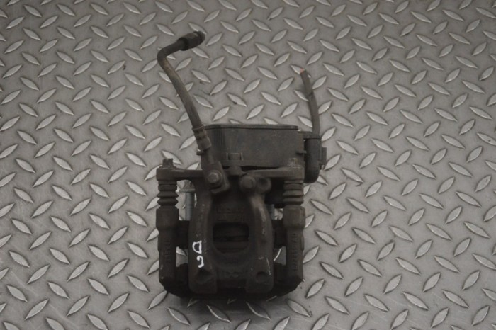 Etrier de fr&acirc;nă dreapta spate MERCEDES-BENZ CLA Coupe C118 2021 OEM: A2474230498 23318763