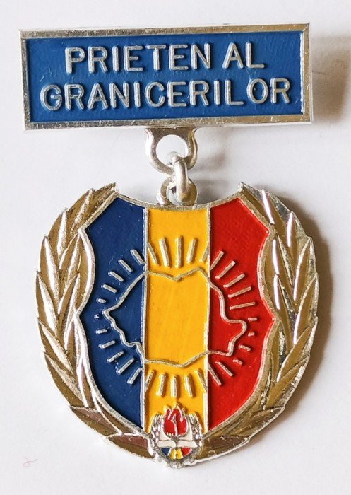 INSIGNA PRIETEN AL GRANICERILOR ALUMINIU VOPSIT 30 MM IMPRIMAREA PE VERSO TIP SCOICA PIONIER PIONERI PIONERESC IMPECABILA ( CITITI DESCRIEREA )