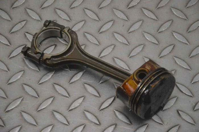 Piston VW POLO 6R, 6C 2014 OEM: 04EE