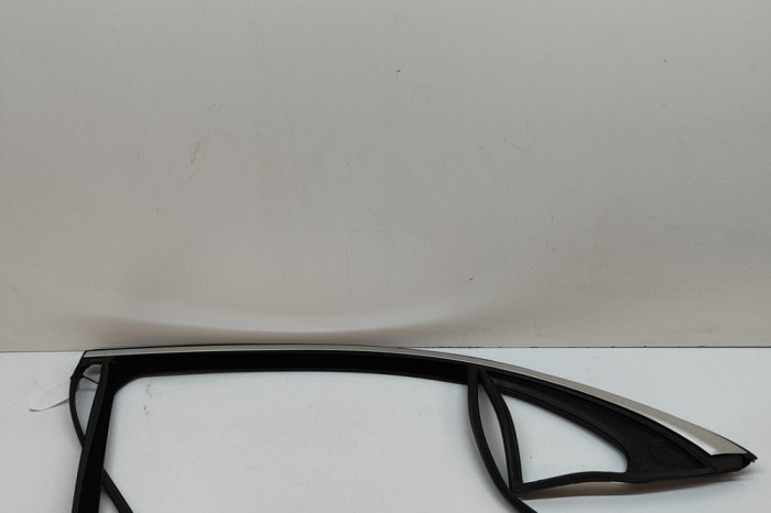 Bandou superior ușă st&acirc;nga spate MERCEDES-BENZ S W222, V222, X222 2015 OEM: A2227300317 30467564