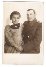 Fotografie veche - Militar in uniforma cu fetita - 1938 foto