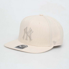 47brand sapca MLB New York Yankees culoarea bej, cu imprimeu