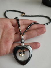 Lantisor / colier din Hematit INIMA