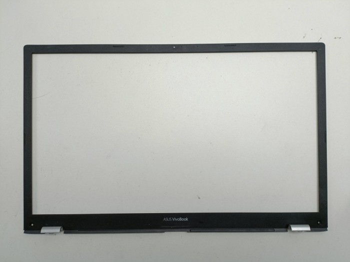 Rama display ASUS X712E
