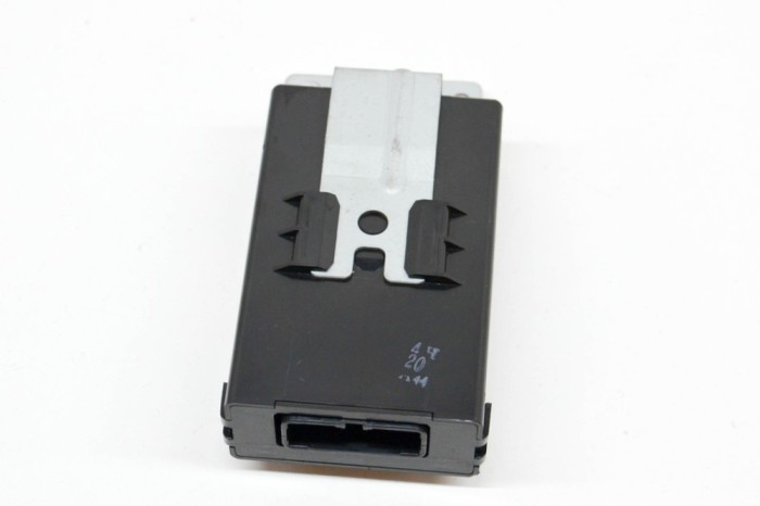Alt modul de control MITSUBISHI PAJERO III V7_W, V6_W 2006 OEM: 277300-0760,MR460758 | 13814172